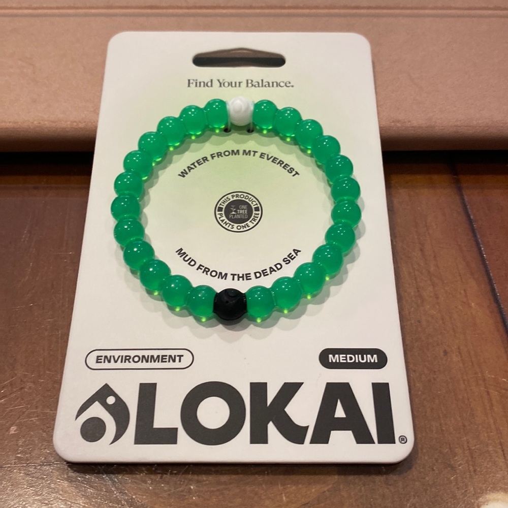 Beautiful brand new lokai bracelet size medium gorgeous green color